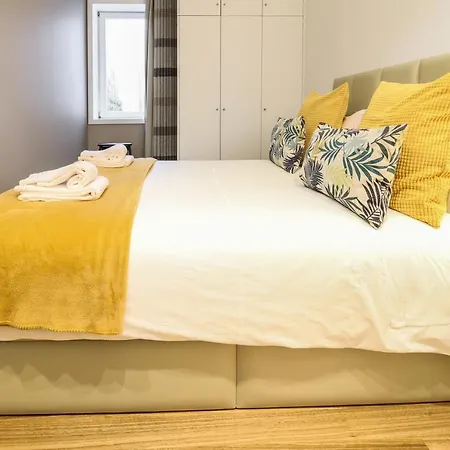 Msc Flats - Comercio Do Porto